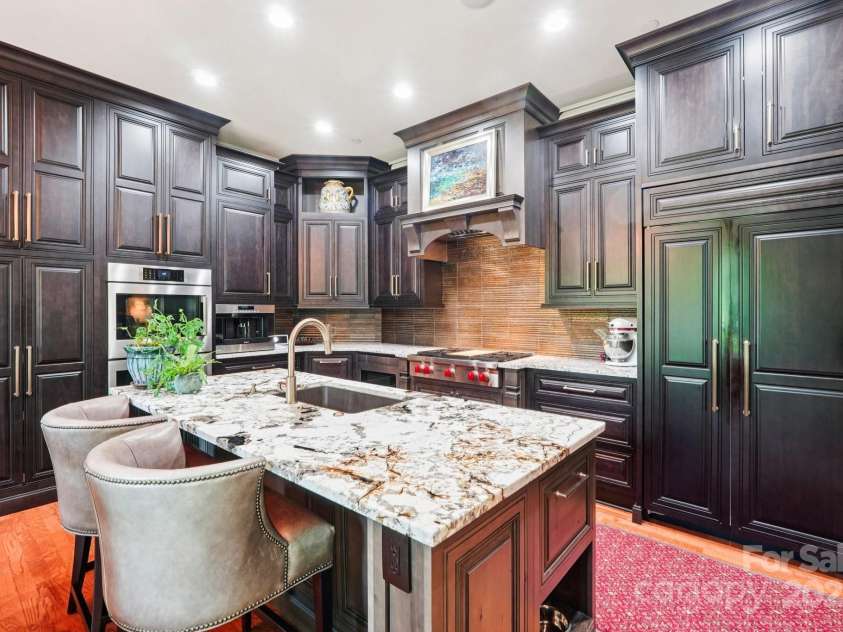 229 Church Street, Charlotte, NC 28202.  MLS# CAR4272254, YatesRealty ID 20618. 