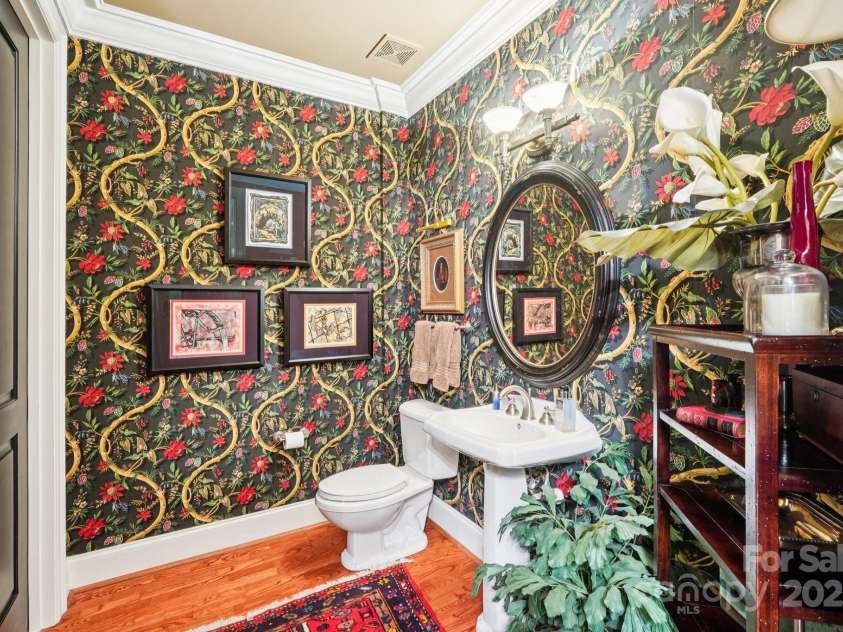 229 Church Street, Charlotte, NC 28202.  MLS# CAR4272254, YatesRealty ID 20618. 