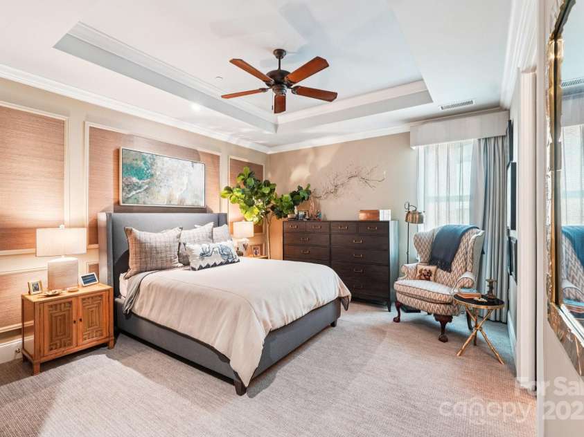 229 Church Street, Charlotte, NC 28202.  MLS# CAR4272254, YatesRealty ID 20618. 