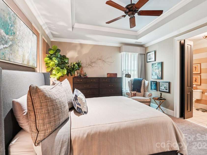 229 Church Street, Charlotte, NC 28202.  MLS# CAR4272254, YatesRealty ID 20618. 