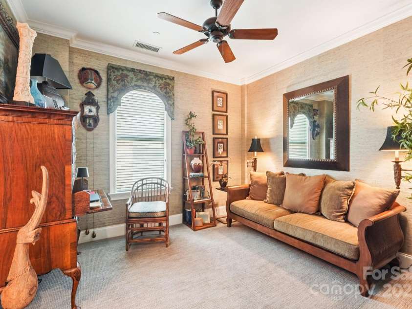 229 Church Street, Charlotte, NC 28202.  MLS# CAR4272254, YatesRealty ID 20618. 