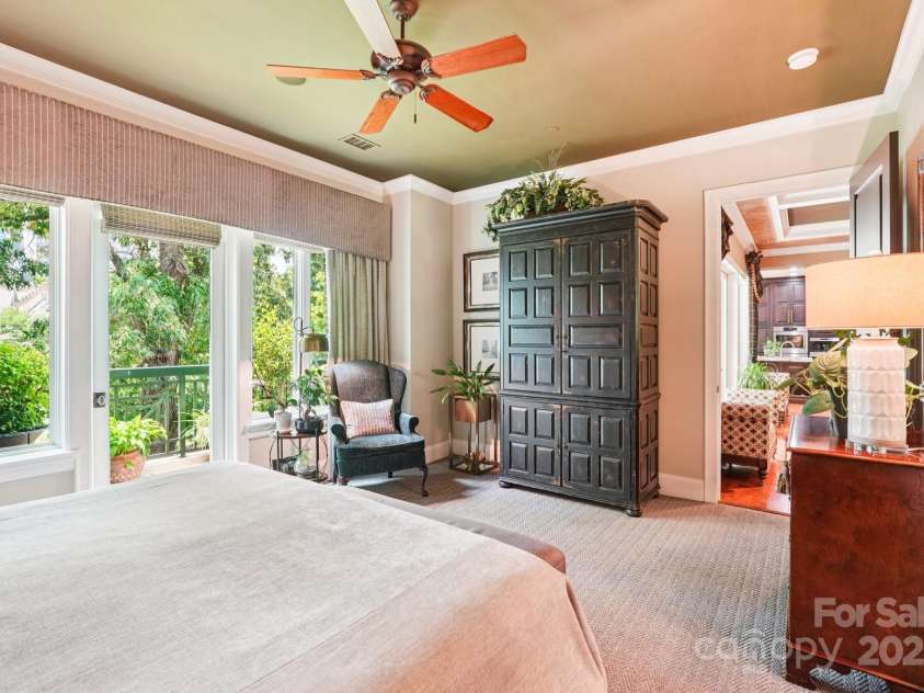 229 Church Street, Charlotte, NC 28202.  MLS# CAR4272254, YatesRealty ID 20618. 