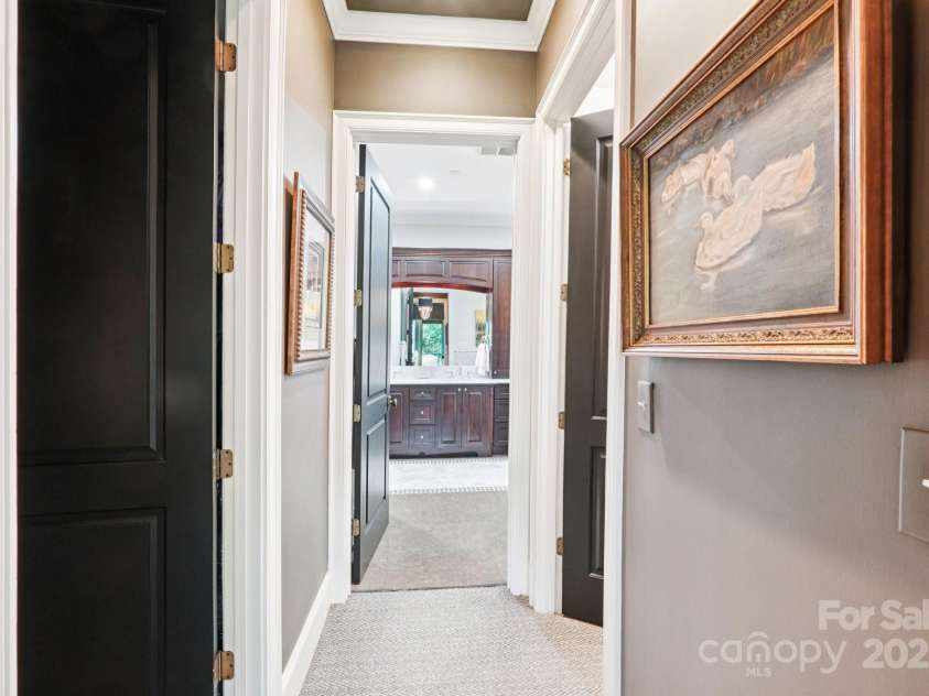 229 Church Street, Charlotte, NC 28202.  MLS# CAR4272254, YatesRealty ID 20618. 