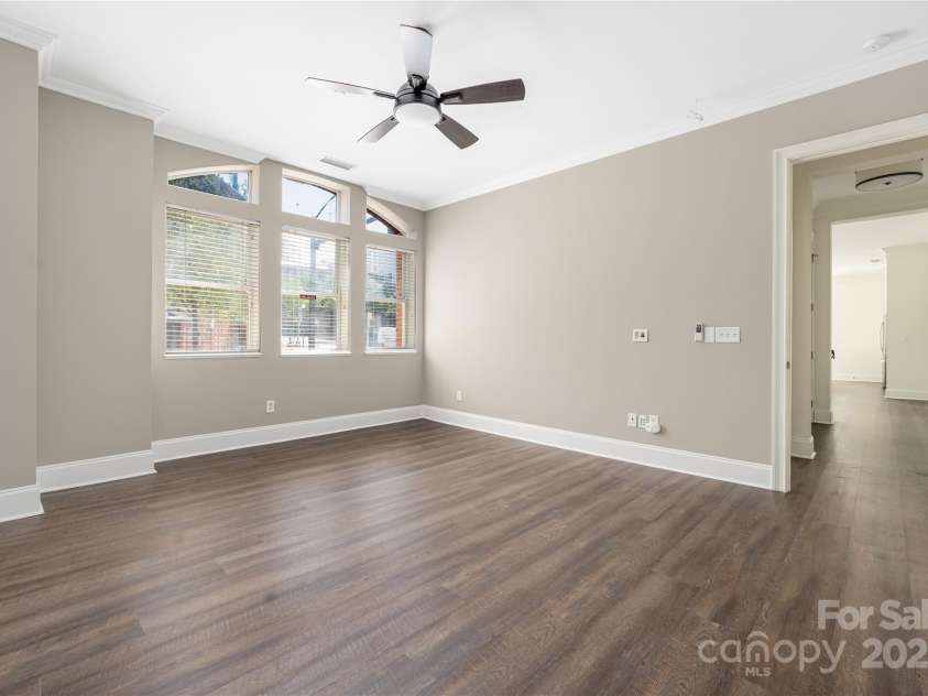 229 Church Street, Charlotte, NC 28202.  MLS# CAR4273884, YatesRealty ID 20618. 