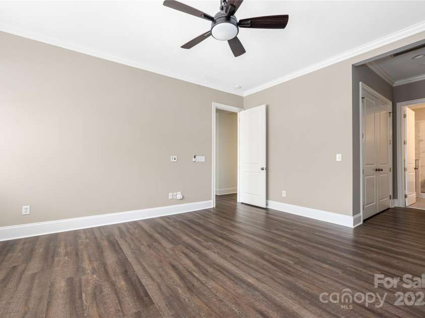 229 Church Street, Charlotte, NC 28202.  MLS# CAR4273884, YatesRealty ID 20618. 