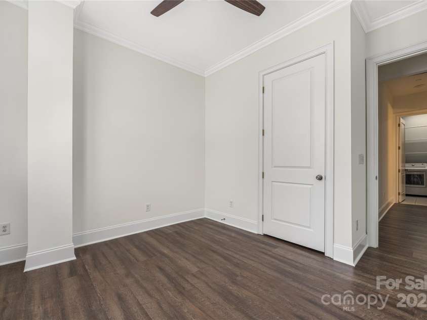 229 Church Street, Charlotte, NC 28202.  MLS# CAR4273884, YatesRealty ID 20618. 
