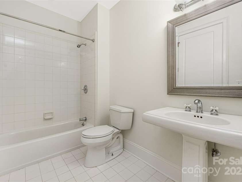 229 Church Street, Charlotte, NC 28202.  MLS# CAR4273884, YatesRealty ID 20618. 