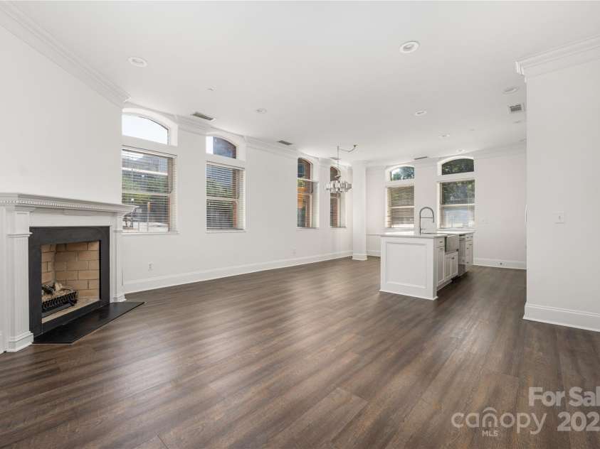 229 Church Street, Charlotte, NC 28202.  MLS# CAR4273884, YatesRealty ID 20618. 