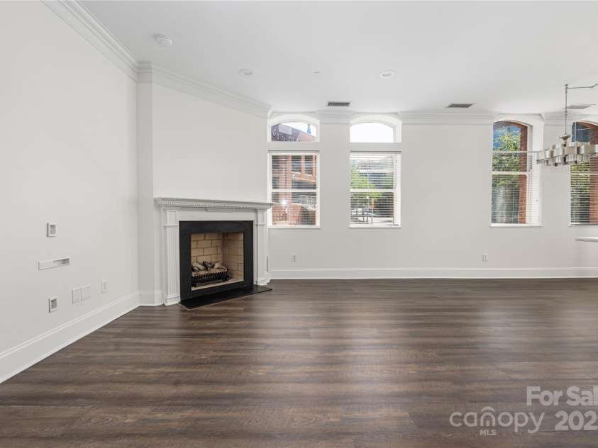 229 Church Street, Charlotte, NC 28202.  MLS# CAR4273884, YatesRealty ID 20618. 