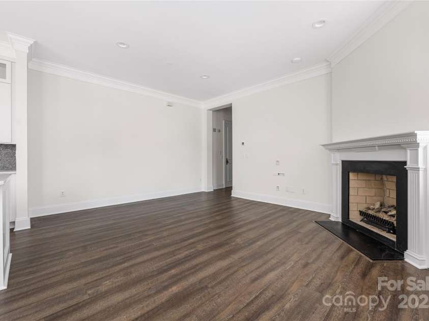 229 Church Street, Charlotte, NC 28202.  MLS# CAR4273884, YatesRealty ID 20618. 