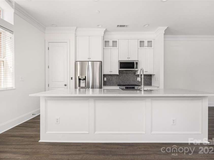 229 Church Street, Charlotte, NC 28202.  MLS# CAR4273884, YatesRealty ID 20618. 