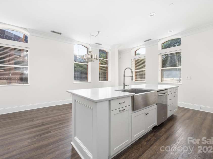 229 Church Street, Charlotte, NC 28202.  MLS# CAR4273884, YatesRealty ID 20618. 