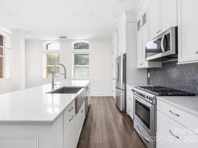 229 Church Street, Charlotte, NC 28202.  MLS# CAR4273884, YatesRealty ID 20618. 