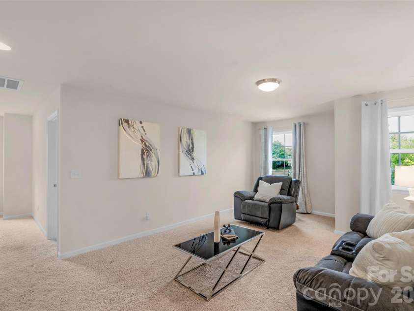 3043 Carriage Oak Way, Fort Mill, SC 29707.  MLS# CAR4374637, YatesRealty ID 20619. 2nd floor loft area