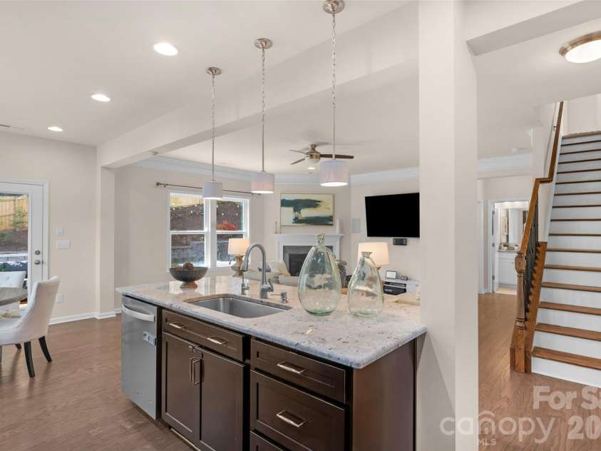 3043 Carriage Oak Way, Fort Mill, SC 29707.  MLS# CAR4374637, YatesRealty ID 20619. 