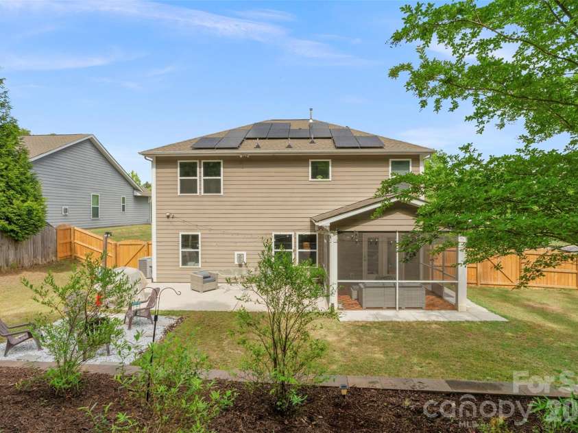 3043 Carriage Oak Way, Fort Mill, SC 29707.  MLS# CAR4374637, YatesRealty ID 20619. 