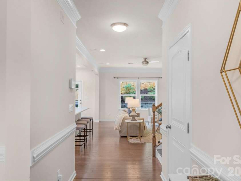 3043 Carriage Oak Way, Fort Mill, SC 29707.  MLS# CAR4374637, YatesRealty ID 20619. Entrance hall