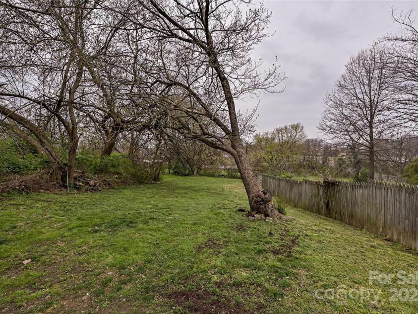 613 Liberty Street, Salisbury, NC 28144.  MLS# CAR4270761, YatesRealty ID 20619. 