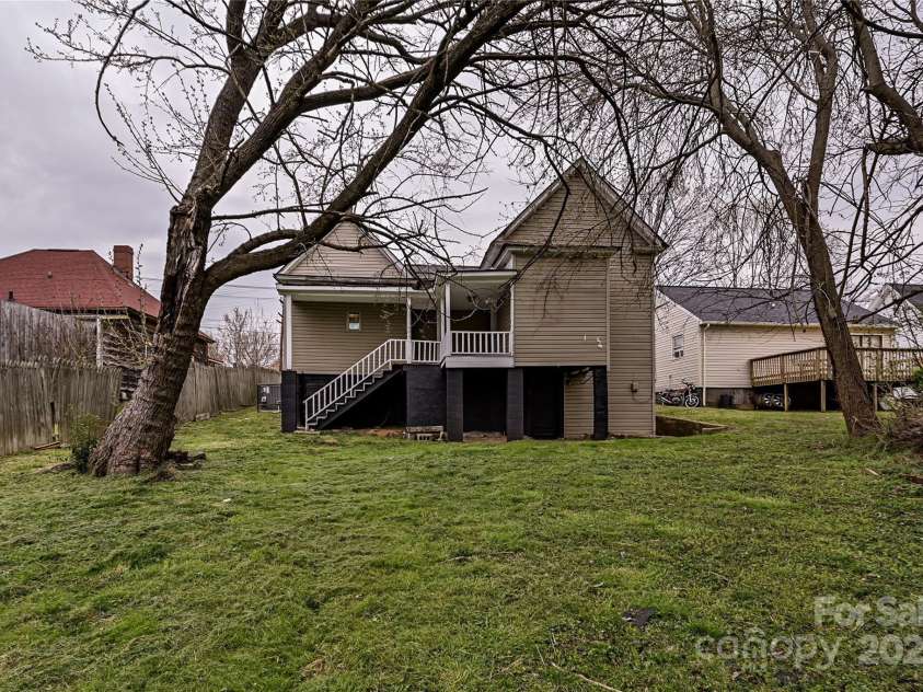 613 Liberty Street, Salisbury, NC 28144.  MLS# CAR4270761, YatesRealty ID 20619. 