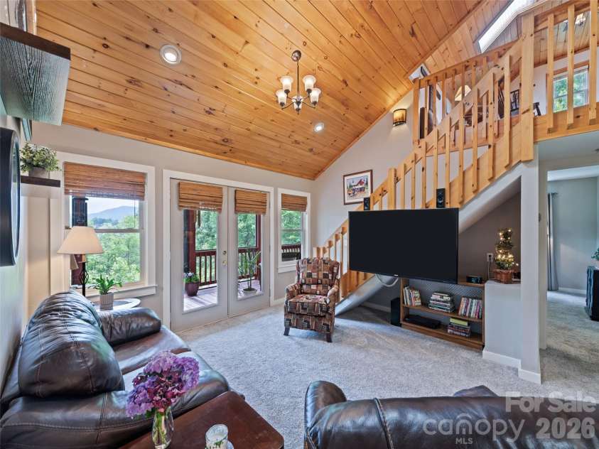 165 Lollis Lane, Bryson City, NC 28713.  MLS# CAR4274948, YatesRealty ID 2062. 