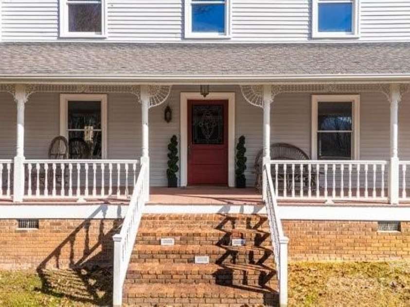 44 Bickford Avenue, Tryon, NC 28782.  MLS# CAR4328011, YatesRealty ID 2062. 