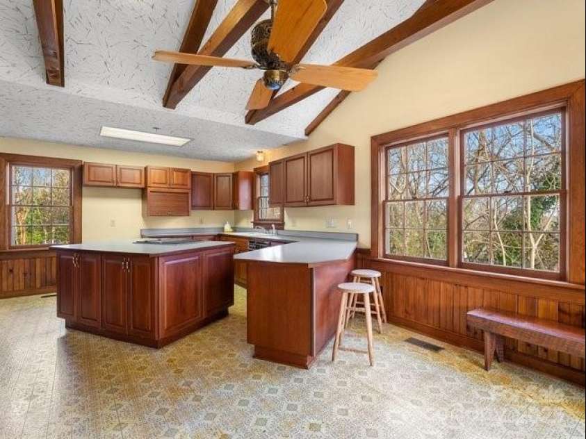 44 Bickford Avenue, Tryon, NC 28782.  MLS# CAR4328011, YatesRealty ID 2062. 