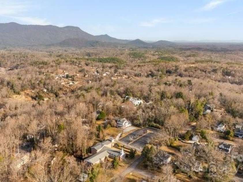 44 Bickford Avenue, Tryon, NC 28782.  MLS# CAR4328011, YatesRealty ID 2062. 