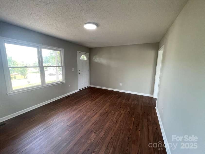 120 Tower Drive, Statesville, NC 28677.  MLS# CAR4272638, YatesRealty ID 20620. 