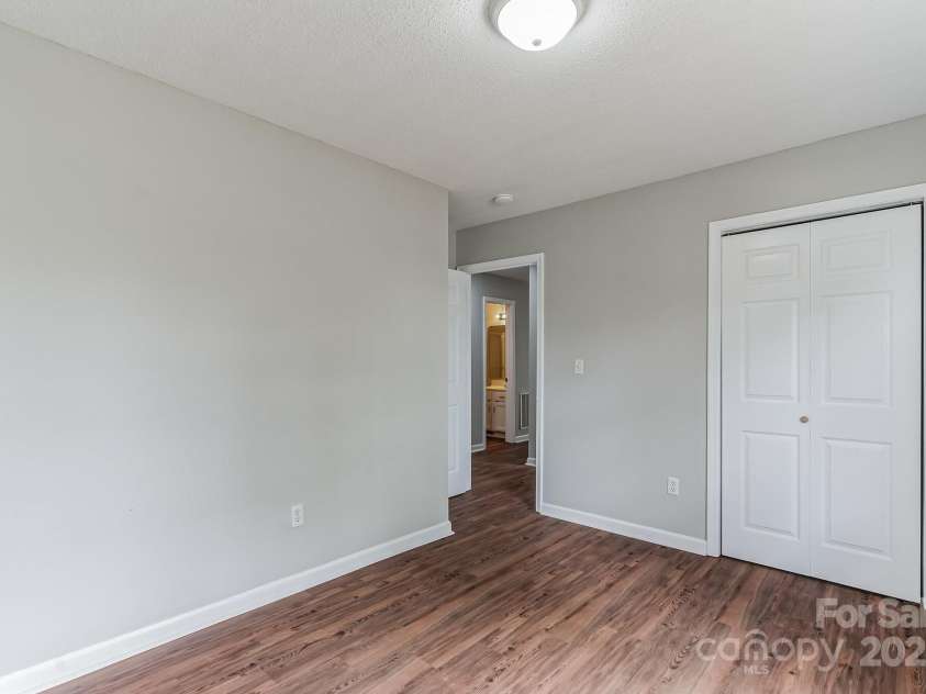 120 Tower Drive, Statesville, NC 28677.  MLS# CAR4272638, YatesRealty ID 20620. 