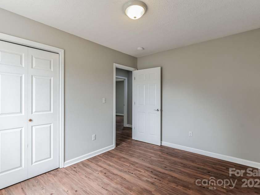 120 Tower Drive, Statesville, NC 28677.  MLS# CAR4272638, YatesRealty ID 20620. 