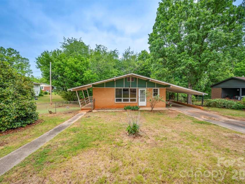 183 Seitz Drive, Forest City, NC 28043.  MLS# CAR4375504, YatesRealty ID 20621. 