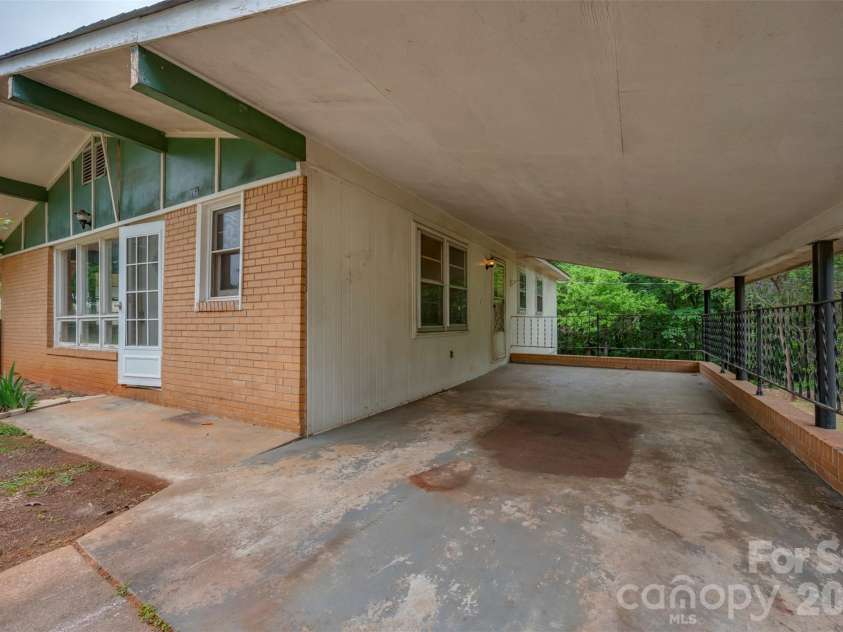 183 Seitz Drive, Forest City, NC 28043.  MLS# CAR4375504, YatesRealty ID 20621. 