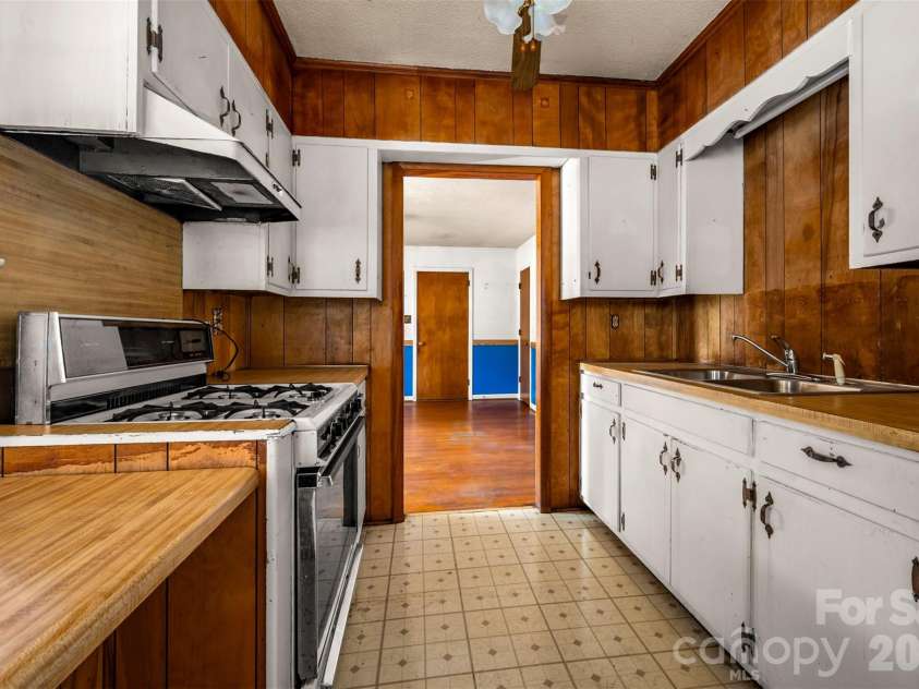 183 Seitz Drive, Forest City, NC 28043.  MLS# CAR4375504, YatesRealty ID 20621. 