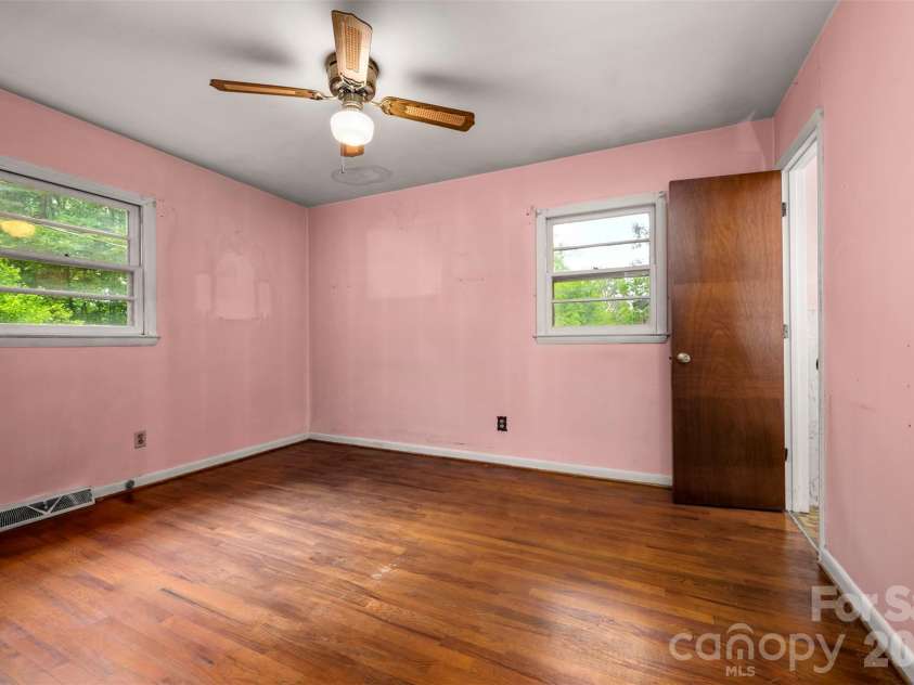 183 Seitz Drive, Forest City, NC 28043.  MLS# CAR4375504, YatesRealty ID 20621. 
