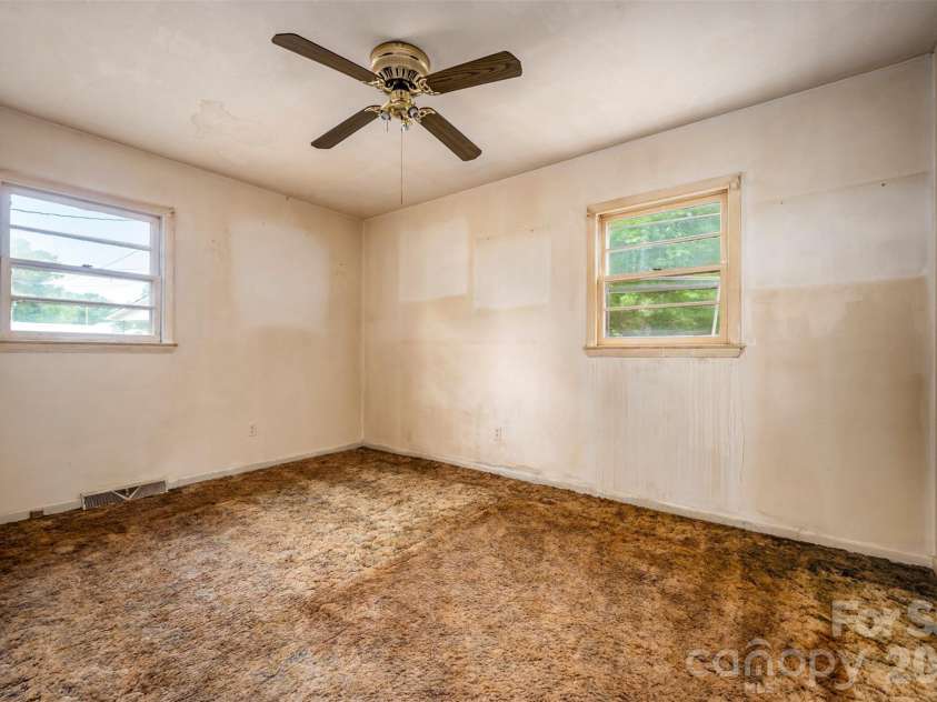 183 Seitz Drive, Forest City, NC 28043.  MLS# CAR4375504, YatesRealty ID 20621. 