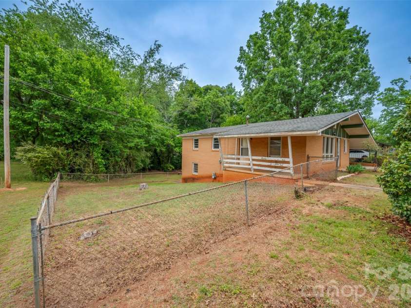 183 Seitz Drive, Forest City, NC 28043.  MLS# CAR4375504, YatesRealty ID 20621. 