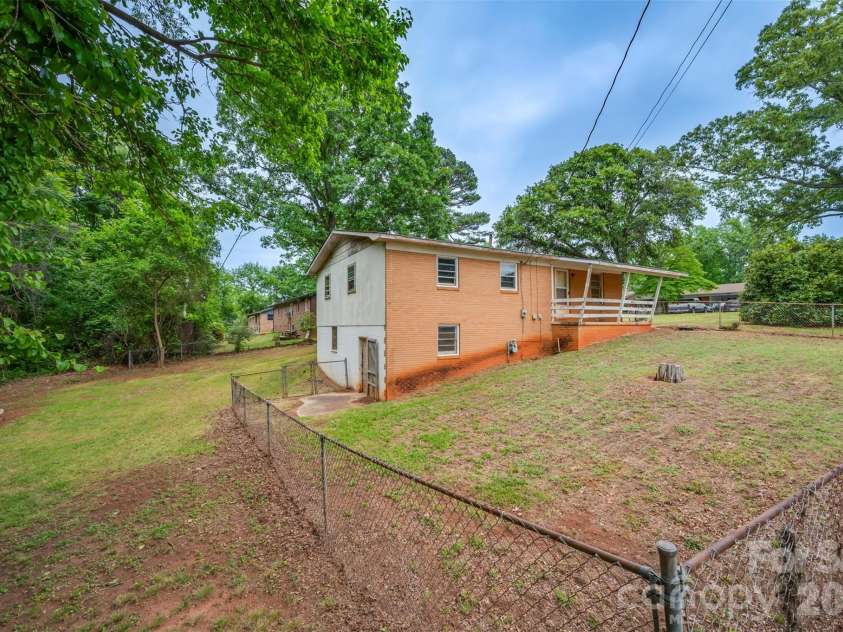 183 Seitz Drive, Forest City, NC 28043.  MLS# CAR4375504, YatesRealty ID 20621. 