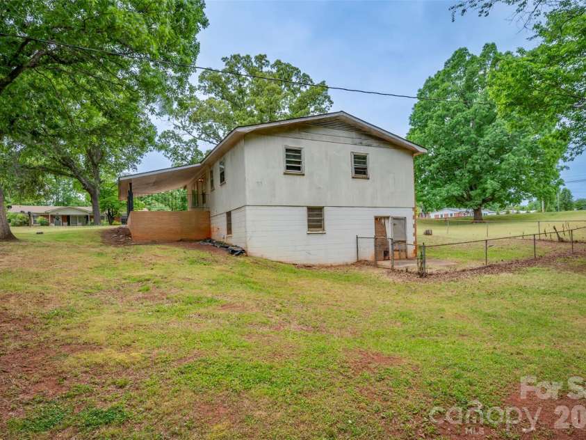 183 Seitz Drive, Forest City, NC 28043.  MLS# CAR4375504, YatesRealty ID 20621. 