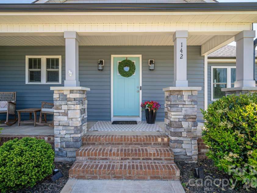 142 Alf Hoover Road, Lincolnton, NC 28092.  MLS# CAR4377598, YatesRealty ID 20624. 