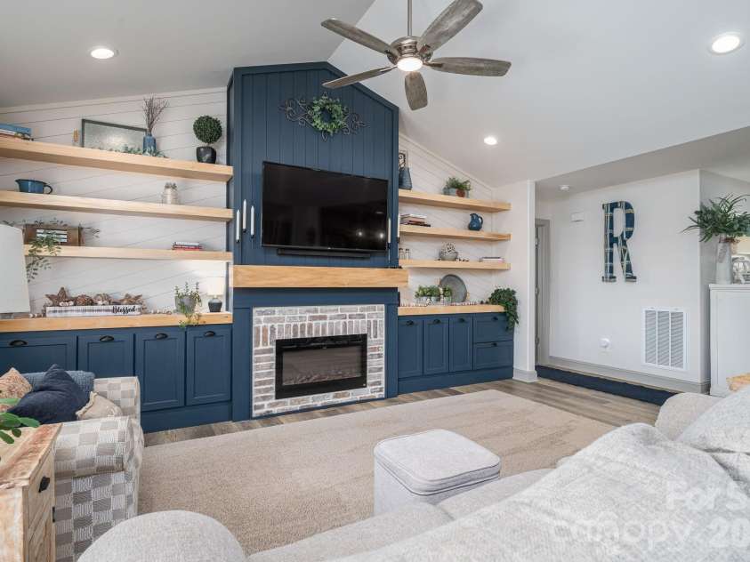 142 Alf Hoover Road, Lincolnton, NC 28092.  MLS# CAR4377598, YatesRealty ID 20624. 