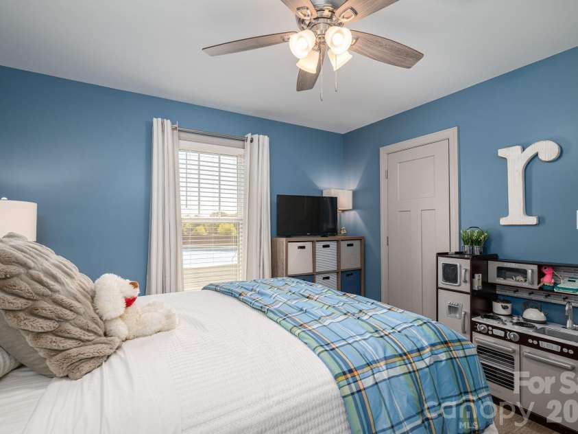 142 Alf Hoover Road, Lincolnton, NC 28092.  MLS# CAR4377598, YatesRealty ID 20624. 
