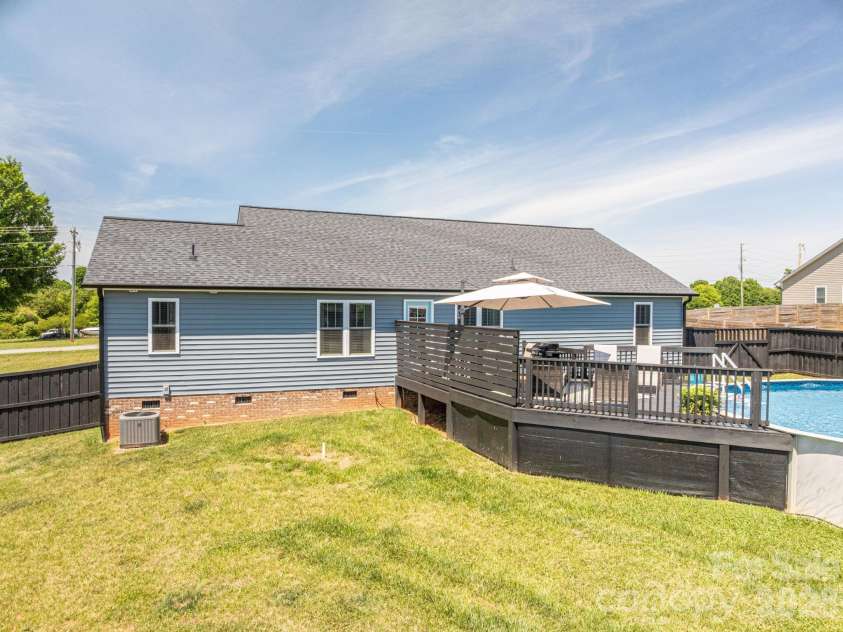 142 Alf Hoover Road, Lincolnton, NC 28092.  MLS# CAR4377598, YatesRealty ID 20624. 
