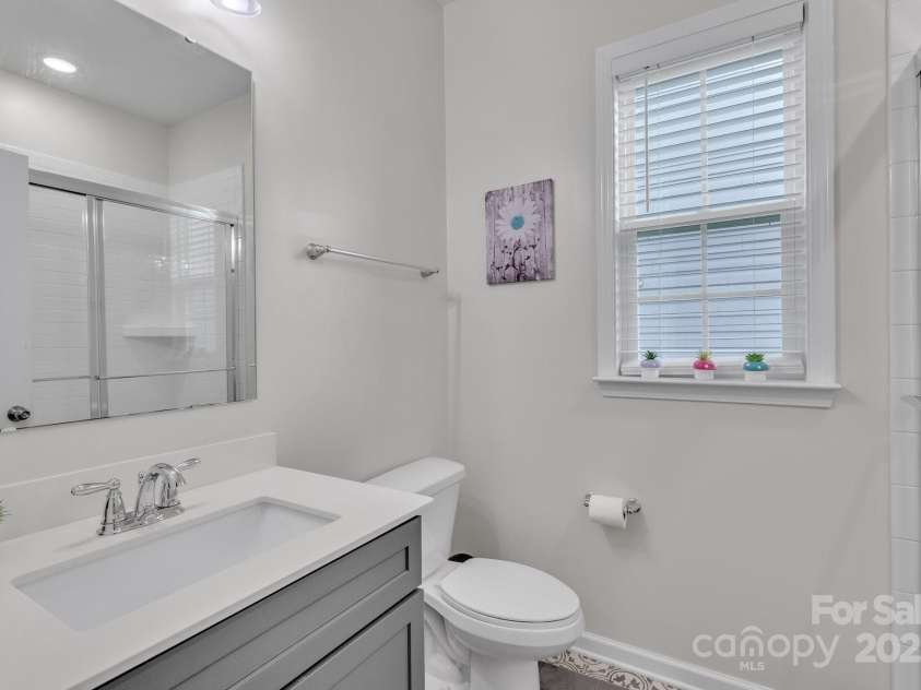 1115 Macallum Drive, Concord, NC 28027.  MLS# CAR4271321, YatesRealty ID 20626. 1st Floor - Full Bath w/ Standing Shower