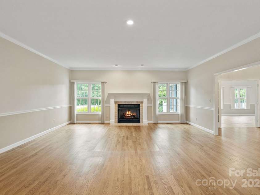 390 Classic Oaks Circle, Hendersonville, NC 28792.  MLS# CAR4271438, YatesRealty ID 20627. 