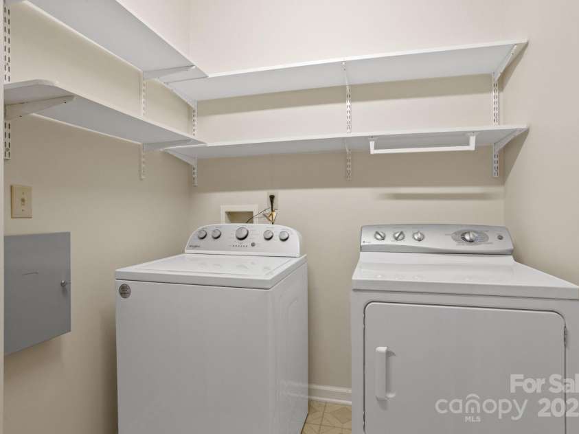 390 Classic Oaks Circle, Hendersonville, NC 28792.  MLS# CAR4271438, YatesRealty ID 20627. 