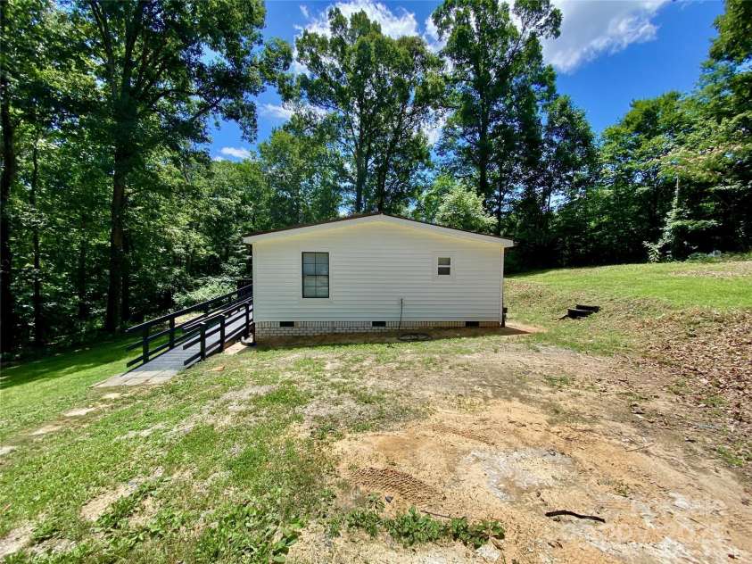 325 Scaley Bark Drive, Salisbury, NC 28147.  MLS# CAR4272712, YatesRealty ID 20628. 