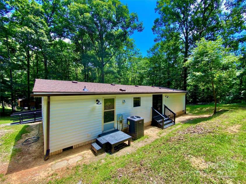 325 Scaley Bark Drive, Salisbury, NC 28147.  MLS# CAR4272712, YatesRealty ID 20628. 
