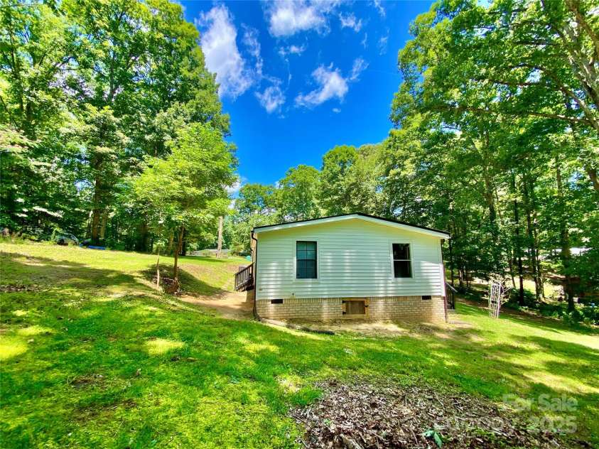 325 Scaley Bark Drive, Salisbury, NC 28147.  MLS# CAR4272712, YatesRealty ID 20628. 