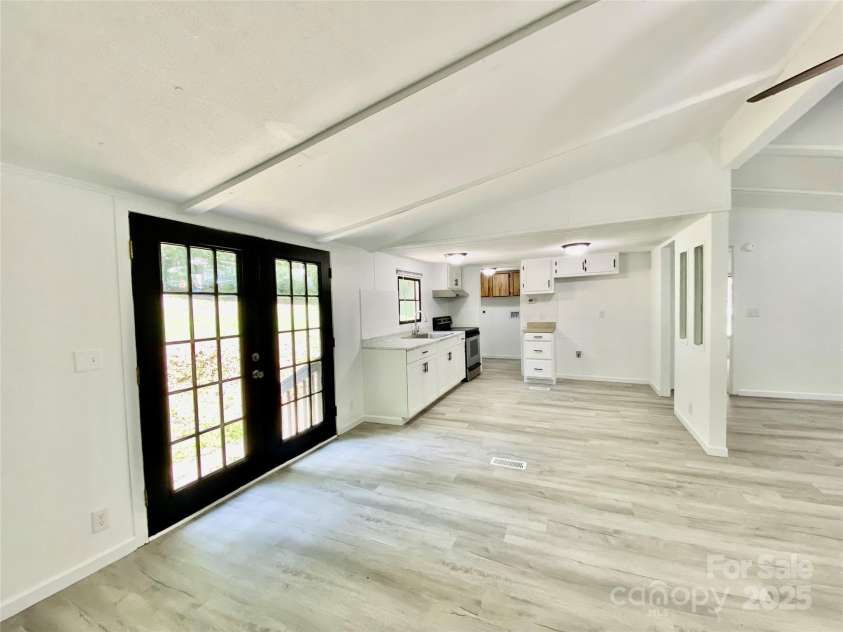 325 Scaley Bark Drive, Salisbury, NC 28147.  MLS# CAR4272712, YatesRealty ID 20628. 