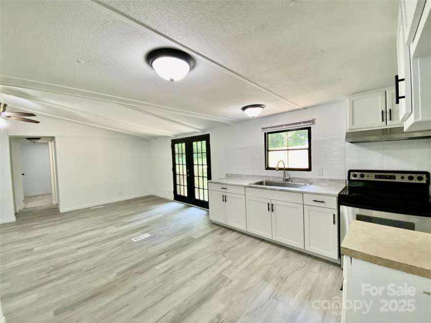 325 Scaley Bark Drive, Salisbury, NC 28147.  MLS# CAR4272712, YatesRealty ID 20628. 